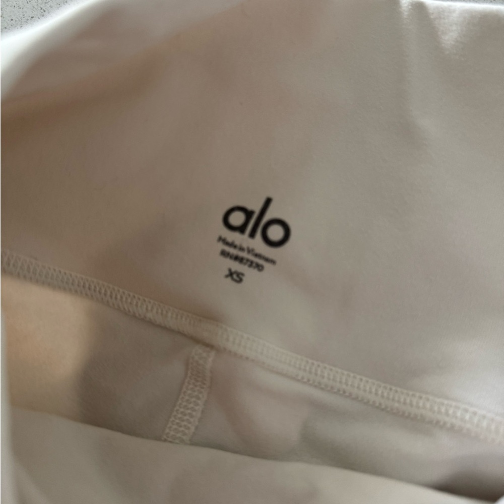ALO Yoga Cream Leggings - Picture 2 of 3